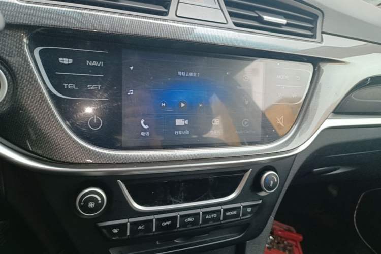 Used Geely Auto Emgrand 2017 Sedan Million Edition 1.5L Manual - Upward Version Audio And AC Panel