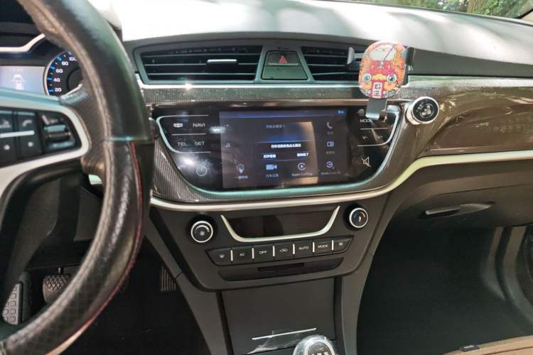 Used Geely Auto Emgrand 2017 Hatchback RS Million Edition 1.5L Manual Upward Version Audio And AC Panel