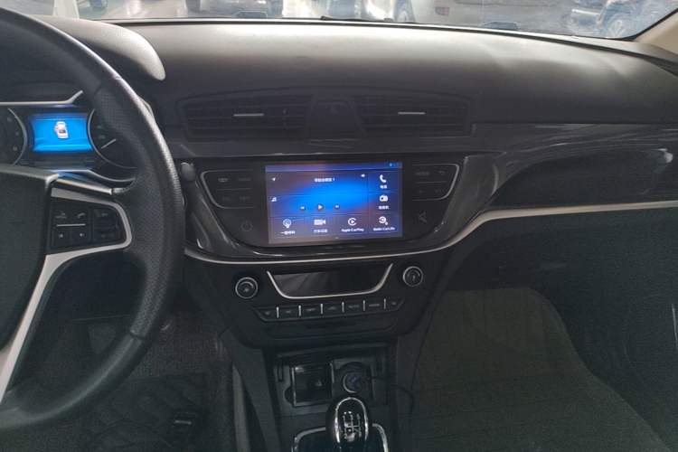Used Geely Auto Emgrand 2017 Sedan Million Edition 1.5L Manual - Upward Version Audio And AC Panel