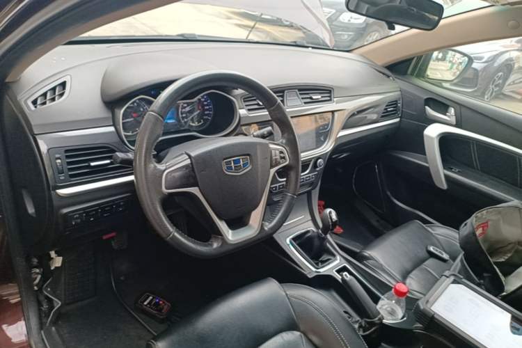 Used Geely Auto Emgrand 2017 Sedan Million Edition 1.5L Manual - Upward Version Center Console