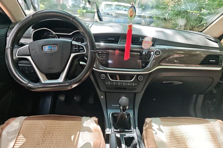 Used Geely Auto Emgrand 2017 Hatchback RS Million Edition 1.5L Manual Upward Version Center Console