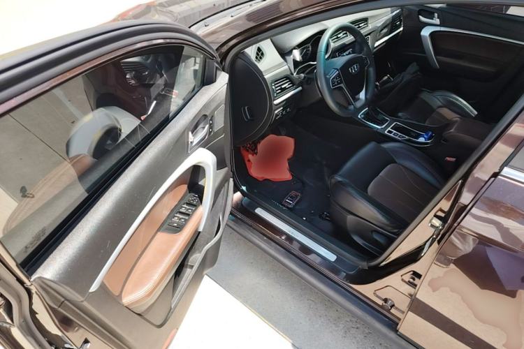 Used Geely Auto Emgrand 2017 Hatchback RS Million Edition 1.5L CVT Upward Version Driver Seat