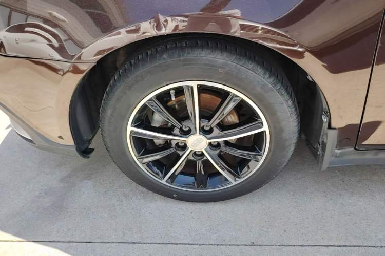 Used Geely Auto Emgrand 2017 Hatchback RS Million Edition 1.5L CVT Upward Version Exterior 4