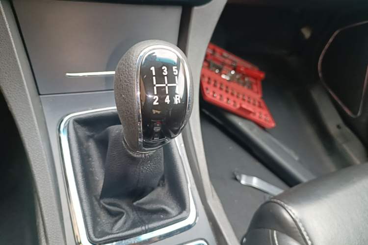 Used Geely Auto Emgrand 2017 Sedan Million Edition 1.5L Manual - Upward Version Gear Lever