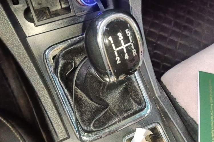 Used Geely Auto Emgrand 2017 Hatchback RS Million Edition 1.5L Manual Upward Version Gear Lever