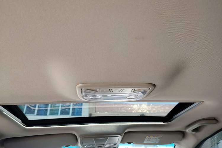 Used Geely Auto Emgrand 2017 Hatchback RS Million Edition 1.5L CVT Upward Version Headliner