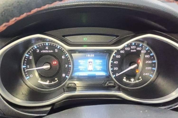 Used Geely Auto Emgrand 2017 Hatchback RS Million Edition 1.5L Manual Upward Version Instrument Cluster