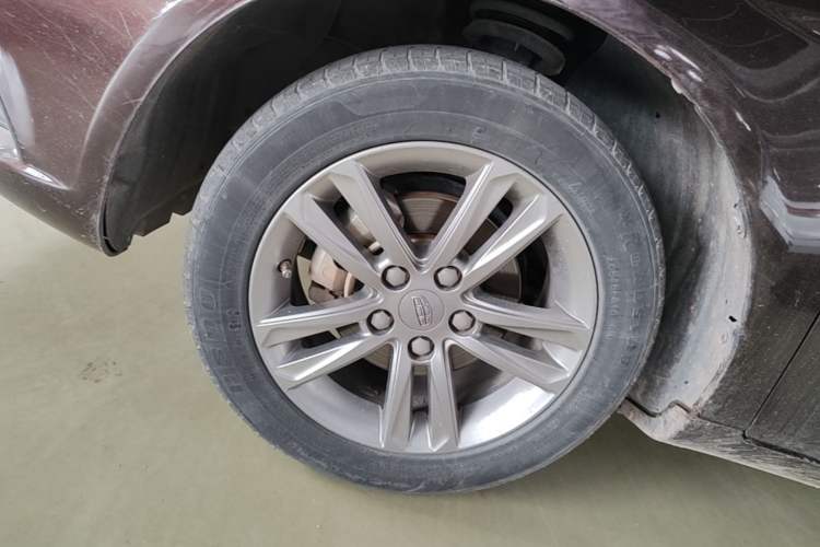 Used Geely Auto Emgrand 2017 Sedan Million Edition 1.5L Manual - Upward Version Left Front Wheel Hub