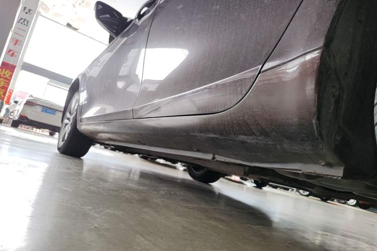 Used Geely Auto Emgrand 2017 Sedan Million Edition 1.5L Manual - Upward Version Left Side Sill