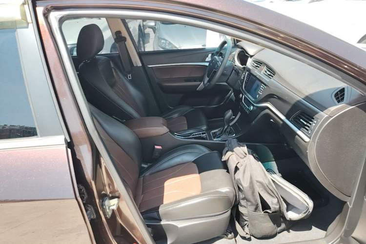 Used Geely Auto Emgrand 2017 Hatchback RS Million Edition 1.5L CVT Upward Version Right Front Seat