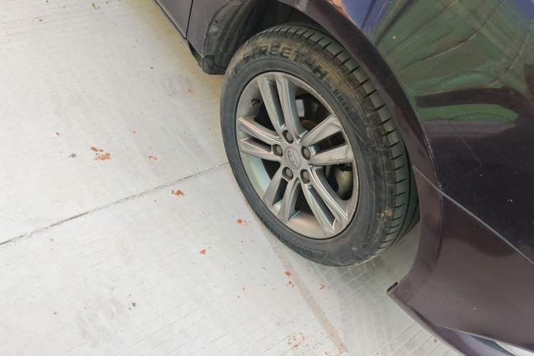 Used Geely Auto Emgrand 2017 Sedan Million Edition 1.5L Manual - Upward Version Right Front Wheel Hub