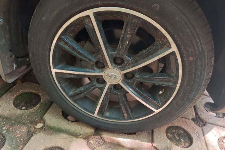 Used Geely Auto Emgrand 2017 Hatchback RS Million Edition 1.5L Manual Upward Version Right Front Wheel Hub