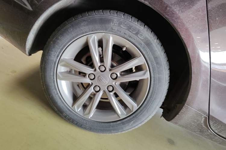 Used Geely Auto Emgrand 2017 Sedan Million Edition 1.5L Manual - Upward Version Right Rear Wheel Hub