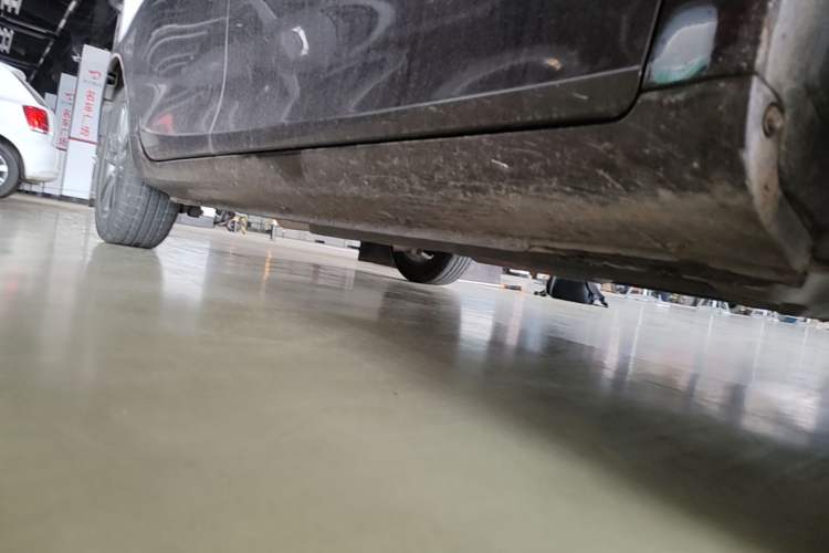 Used Geely Auto Emgrand 2017 Sedan Million Edition 1.5L Manual - Upward Version Right Side Sill