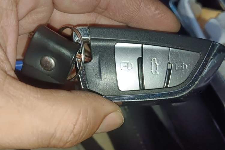 Used Geely Auto Emgrand 2017 Hatchback RS Million Edition 1.5L Manual Upward Version Vehicle Key