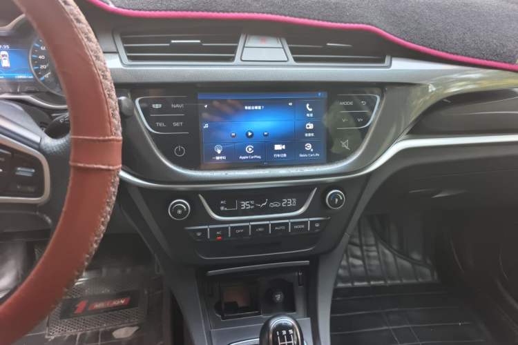 Used Geely Auto Emgrand 2017 Hatchback RS Million Edition 1.5L Manual Upward Version Audio And AC Panel