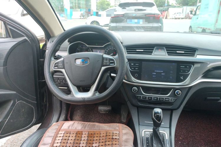 Used Geely Auto Emgrand 2017 Sedan Million Edition 1.5L CVT Upward Version Audio And AC Panel