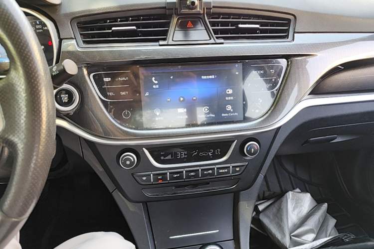Used Geely Auto Emgrand 2017 Sedan Million Edition 1.5L Manual - Upward Version Audio And AC Panel