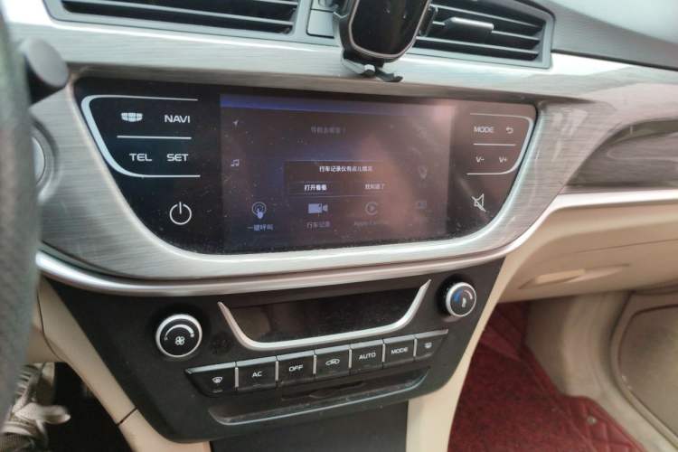 Used Geely Auto Emgrand 2017 Sedan Million Edition 1.5L Manual Luxury Model Audio And AC Panel