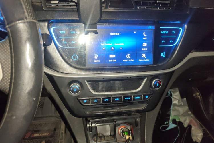 Used Geely Auto Emgrand 2017 Hatchback RS Million Edition 1.5L Manual Upward Version Audio And AC Panel