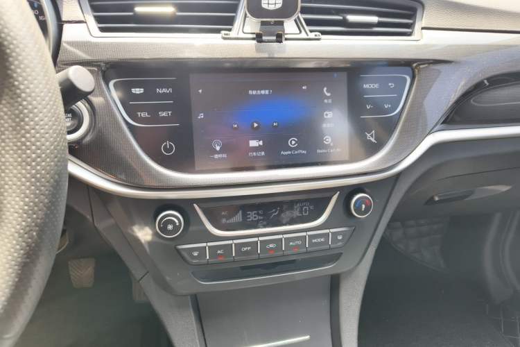 Used Geely Auto Emgrand 2017 Sedan Million Edition 1.5L Manual - Upward Version Audio And AC Panel