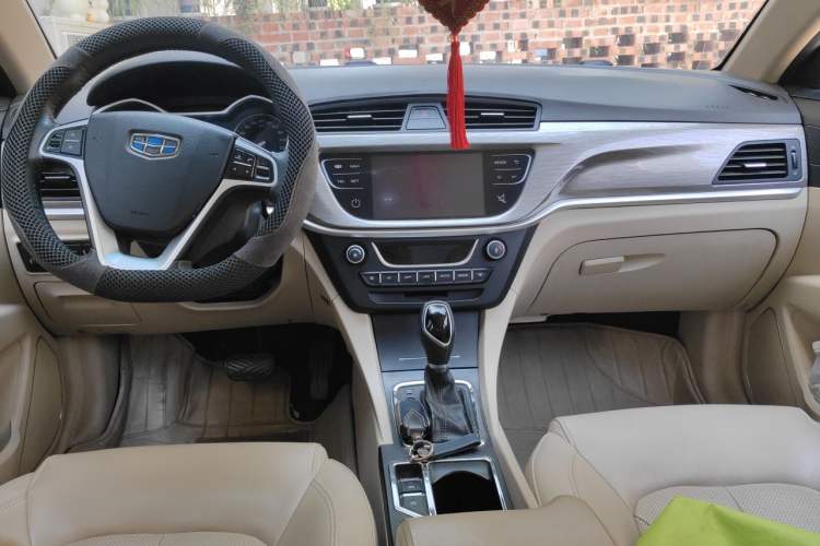 Used Geely Auto Emgrand 2017 Sedan Million Edition 1.5L CVT Luxury Model Center Console
