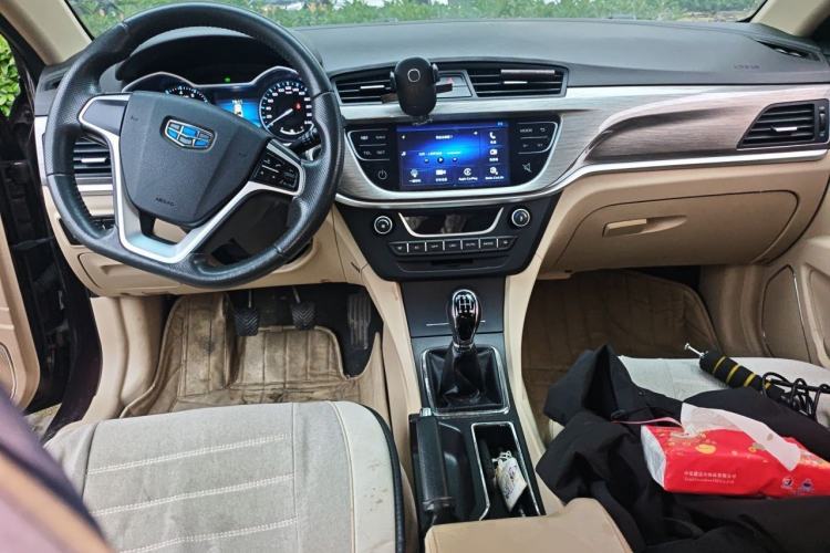 Used Geely Auto Emgrand 2017 Sedan Million Edition 1.5L Manual Luxury Model Center Console