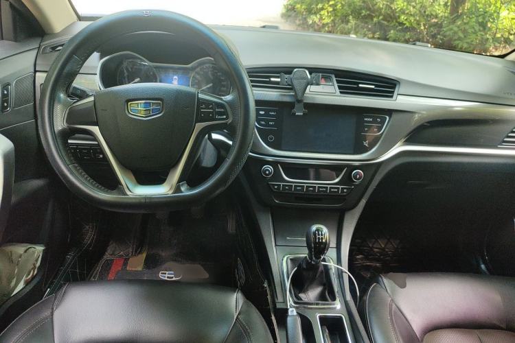 Used Geely Auto Emgrand 2017 Hatchback RS Million Edition 1.5L Manual Upward Version Center Console