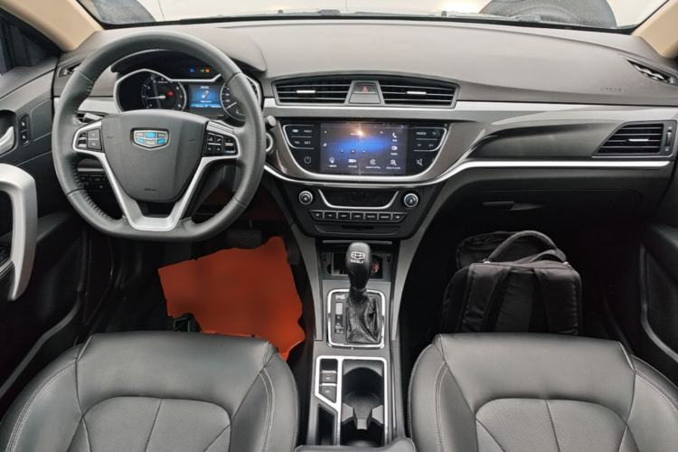 Used Geely Auto Emgrand 2017 Sedan Million Edition 1.5L CVT Upward Version Center Console