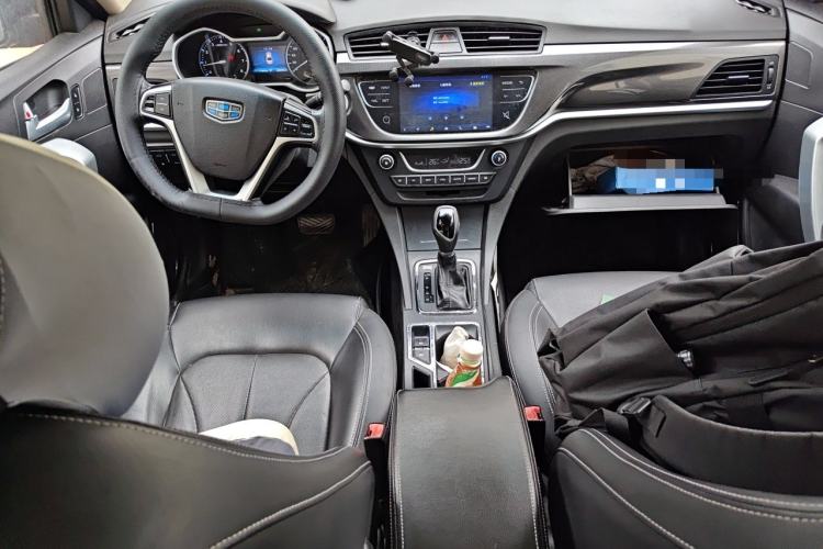 Used Geely Auto Emgrand 2017 Sedan Million Edition 1.5L CVT Upward Version Center Console