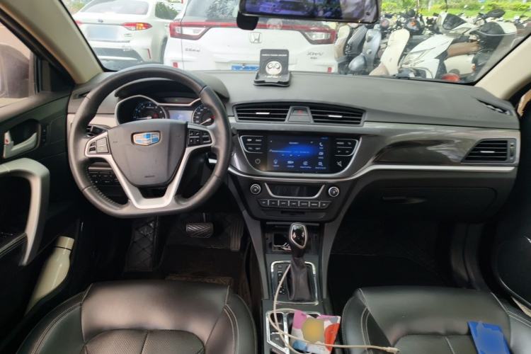 Used Geely Auto Emgrand 2017 Sedan Million Edition 1.5L CVT Upward Version Center Console