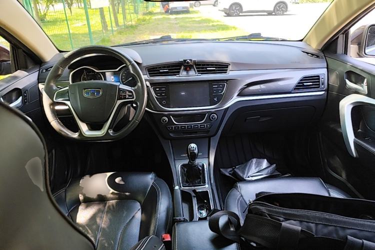 Used Geely Auto Emgrand 2017 Sedan Million Edition 1.5L Manual - Upward Version Center Console