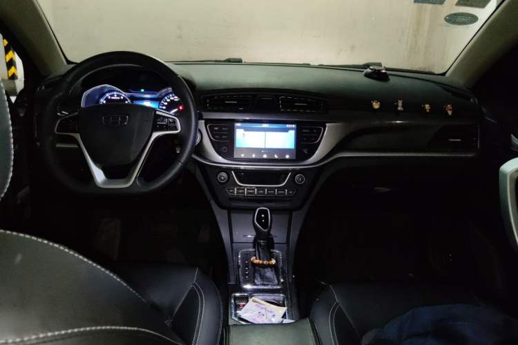 Used Geely Auto Emgrand 2017 Sedan Million Edition 1.5L CVT Upward Connectivity Version Center Console