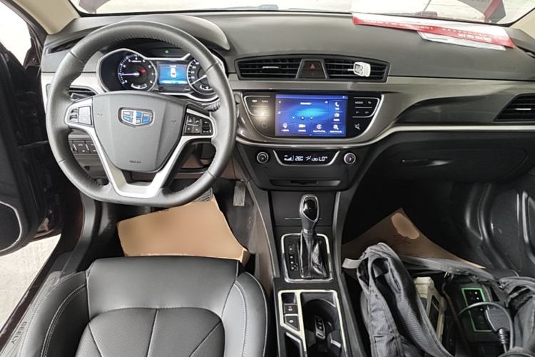 Used Geely Auto Emgrand 2017 Sedan Million Edition 1.5L CVT Upward Version Center Console