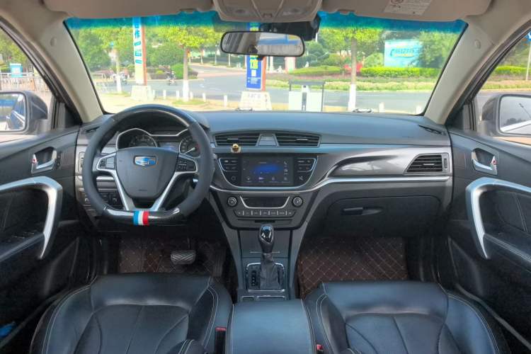 Used Geely Auto Emgrand 2017 Sedan Million Edition 1.5L CVT Upward Version Center Console