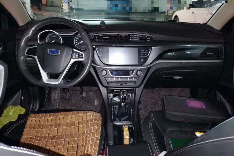 Used Geely Auto Emgrand 2017 Sedan Million Edition 1.5L Manual - Upward Version Center Console