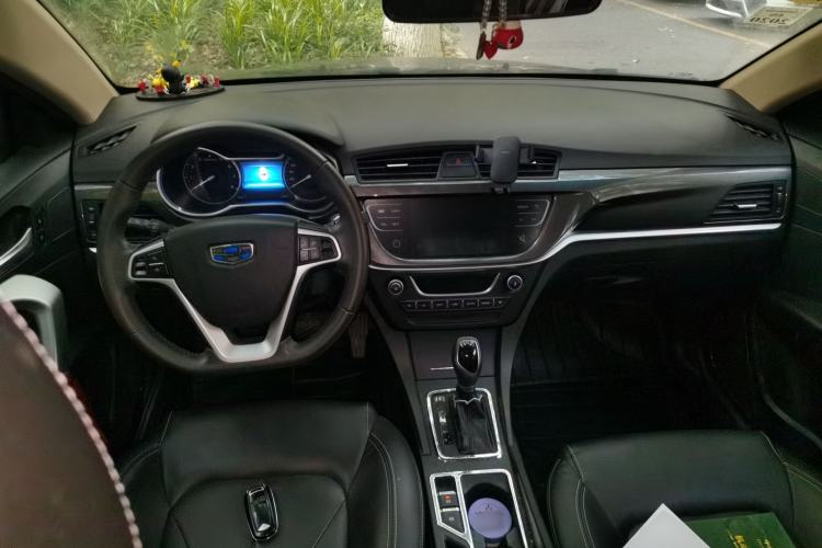 Used Geely Auto Emgrand 2017 Sedan Million Edition 1.5L CVT Upward Version Center Console