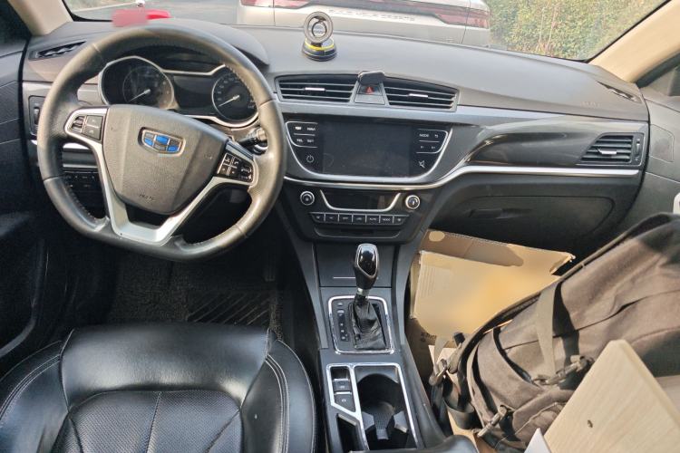 Used Geely Auto Emgrand 2017 Sedan Million Edition 1.5L CVT Upward Version Center Console