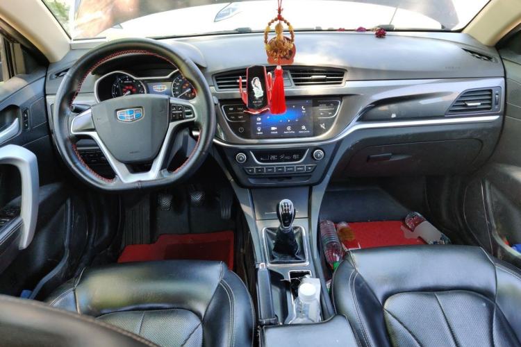 Used Geely Auto Emgrand 2017 Sedan Million Edition 1.5L Manual - Upward Version Center Console
