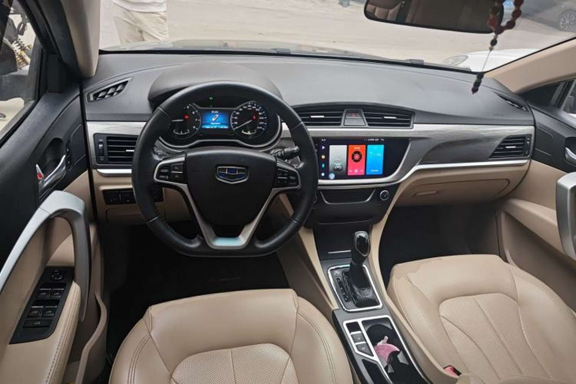 Used Geely Auto Emgrand 2017 Sedan Million Edition 1.5L CVT Luxury Model Center Console