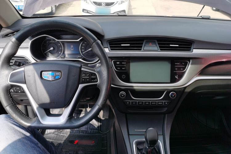 Used Geely Auto Emgrand 2017 Sedan Million Edition 1.5L Manual - Upward Version Center Console