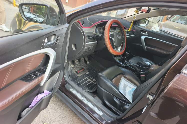 Used Geely Auto Emgrand 2017 Hatchback RS Million Edition 1.5L Manual Upward Version Driver Seat