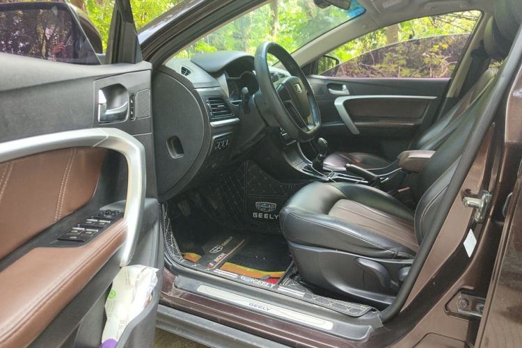 Used Geely Auto Emgrand 2017 Hatchback RS Million Edition 1.5L Manual Upward Version Driver Seat