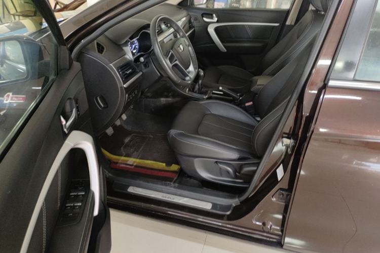 Used Geely Auto Emgrand 2017 Sedan Million Edition 1.5L Manual Upward Connect Version Driver Seat