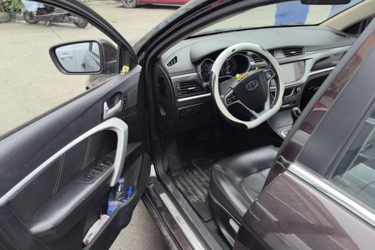 Used Geely Auto Emgrand 2017 Sedan Million Edition 1.5L CVT Upward Connectivity Version Driver Seat