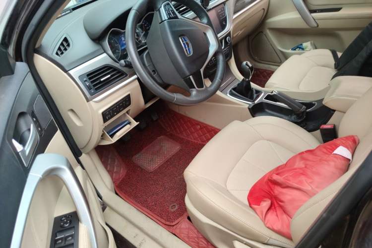 Used Geely Auto Emgrand 2017 Sedan Million Edition 1.5L Manual Luxury Model Driver Seat