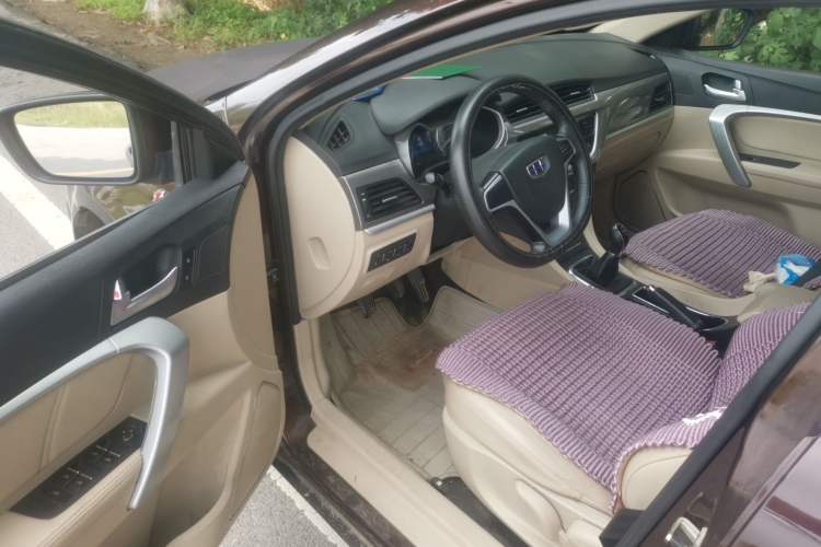 Used Geely Auto Emgrand 2017 Sedan Million Edition 1.5L Manual Luxury Model Driver Seat