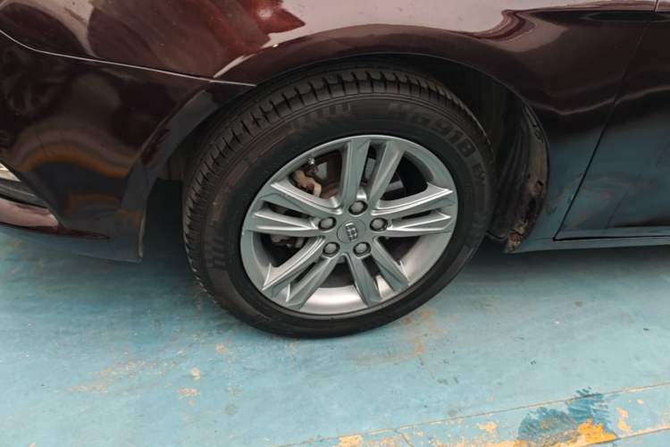 Used Geely Auto Emgrand 2017 Sedan Million Edition 1.5L CVT Upward Version Exterior 4