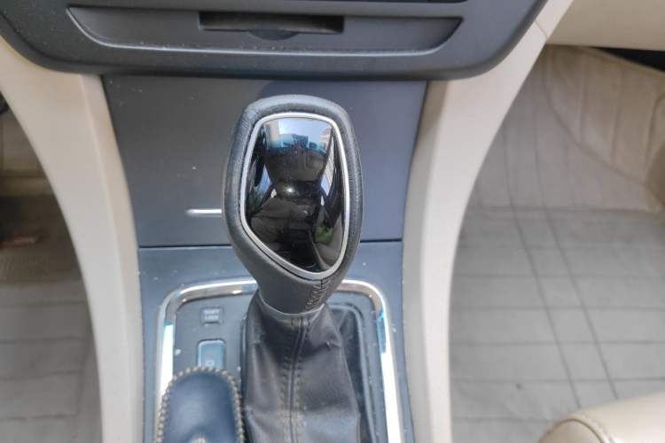 Used Geely Auto Emgrand 2017 Sedan Million Edition 1.5L CVT Luxury Model Gear Lever