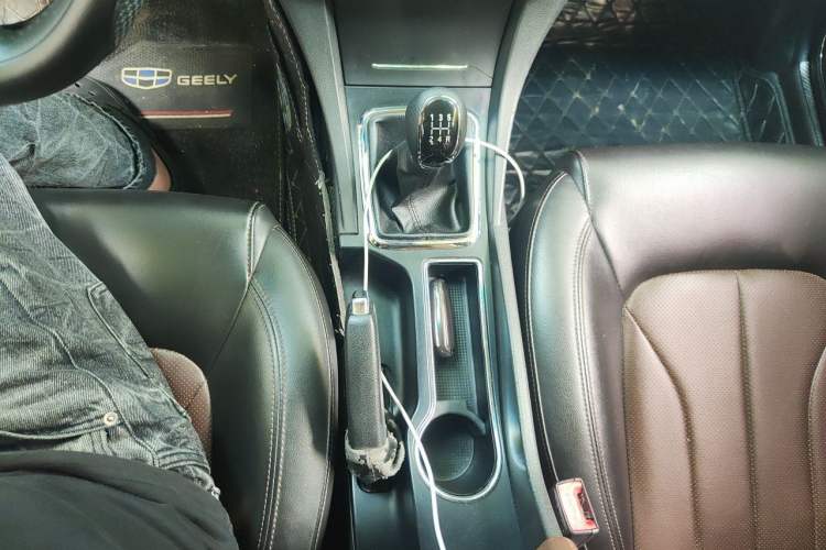 Used Geely Auto Emgrand 2017 Hatchback RS Million Edition 1.5L Manual Upward Version Gear Lever